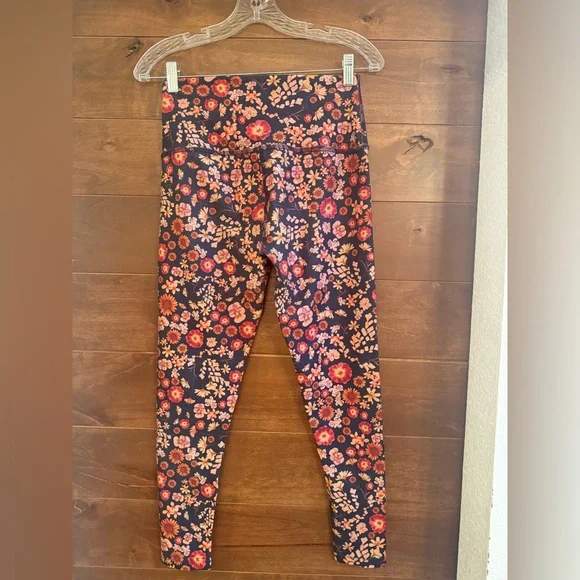 NWOT Beyond Yoga leggings - Picture 5 of 6